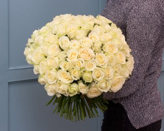 Букет из 101 белой розы 50-60 см (Россия)
