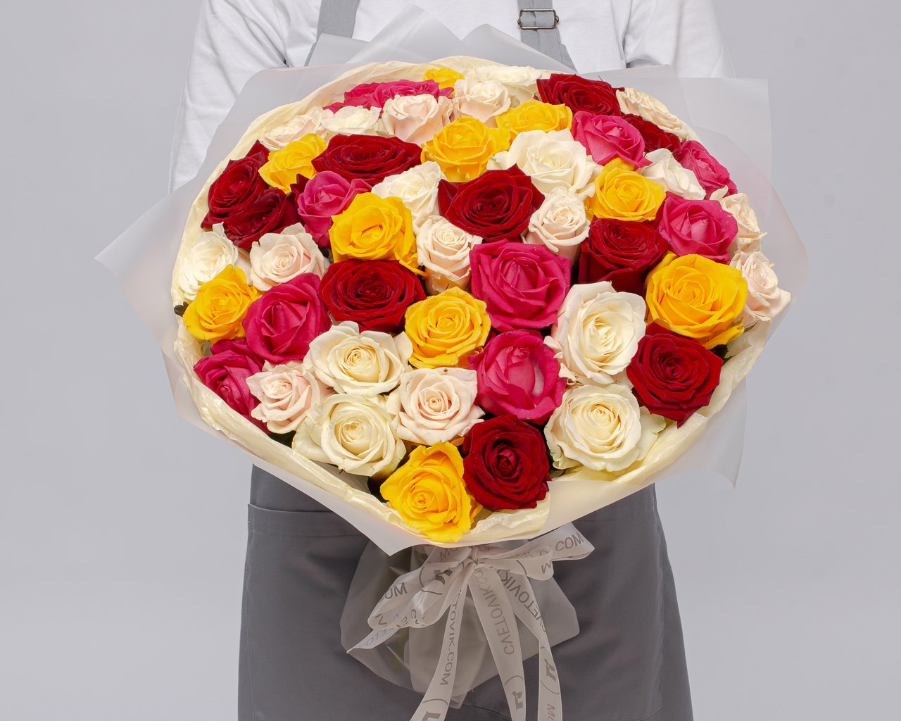 Букет из 51 розы яркий микс (Россия) 50-60 см в упаковке - 3