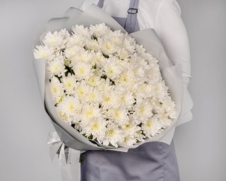 Букет из 11 белых кустовых хризантем в стильной упаковке  small - 2