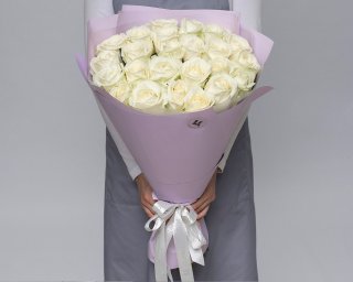 Букет из 25 роз 50-60 см белая (Россия) в упаковке  small - 3