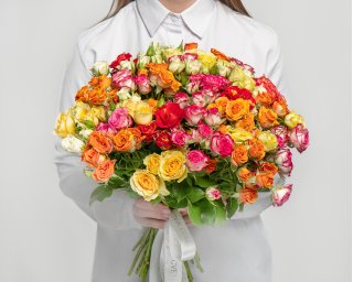Букет из 35 кустовых роз микс 40 см (Кения) под ленту  small - 3