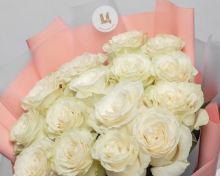 Букет из 15 белых роз премиум 60-70 см (Эквадор) в упаковке  small - 4