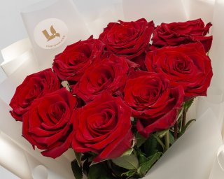 Букет из 9 красных роз премиум 40-50 см (Эквадор) в стильной упаковке  small - 4