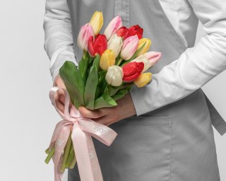 Букет из 15 тюльпанов стандарт микс под ленту  small - 2