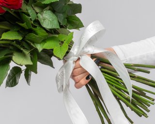 Букет из 35 красных роз (Кения) 50 см под ленту  small - 4