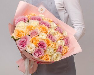 Букет из 35 роз в пастельных тонах 35-40 см (Россия) в упаковке  small - 3