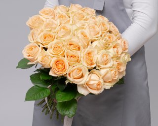 Букет из 35 кремовых роз (Россия) 35-40 см под атласную ленту  small - 3