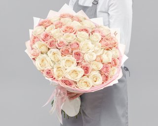 Букет из 51 бело-розовой розы (Россия) 50-60 см в упаковке  small - 3