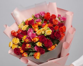 Букет из 15 кустовых роз яркий микс 60-70 см (Кения) в упаковке  small - 4
