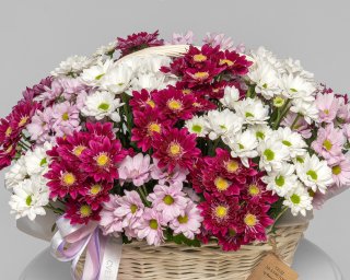 Корзина цветов из 25 кустовых хризантем  small - 3