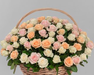 Корзина цветов из 101 розы микс 50-60 см (Россия)  small - 3