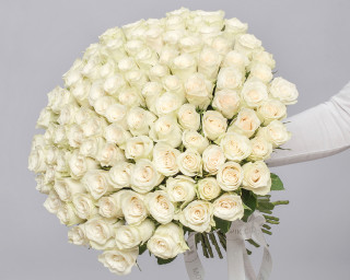 Букет из 101 белой розы (Кения) 35-40 см под ленту  small - 1