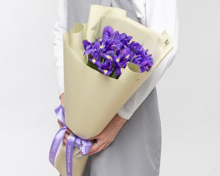 Букет цветов из ирисов в упаковке     15 шт small - 2