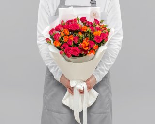 Букет из кустовых роз (Кения) микс 50 см в упаковке    9 шт small - 2