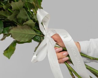 Букет из оранжевых кустовых роз (Россия) 50 см под ленту    7 шт small - 4
